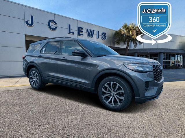 Photo of 2025 Carbonized Gray Metallic Ford Explorer