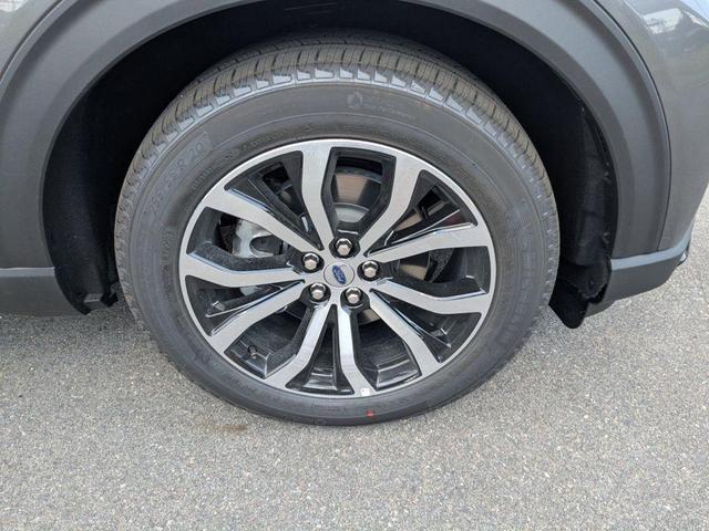 Photo of 2025 Carbonized Gray Metallic Ford Explorer