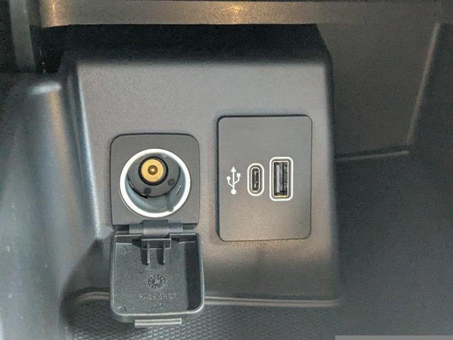 Photo of 2025 Carbonized Gray Metallic Ford Explorer