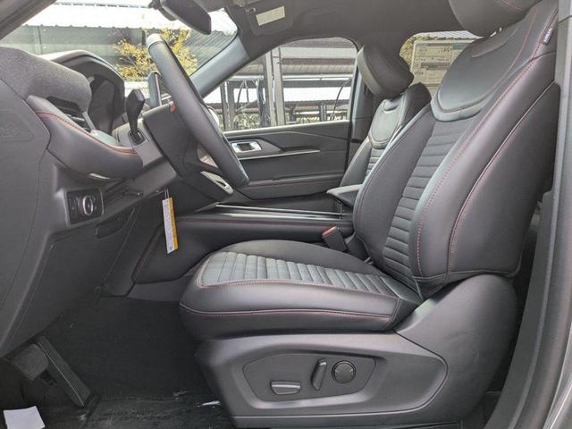 Photo of 2025 Carbonized Gray Metallic Ford Explorer