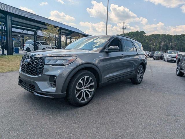 Photo of 2025 Carbonized Gray Metallic Ford Explorer