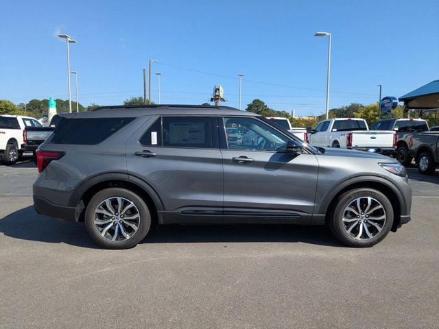 Photo of 2025 Carbonized Gray Metallic Ford Explorer