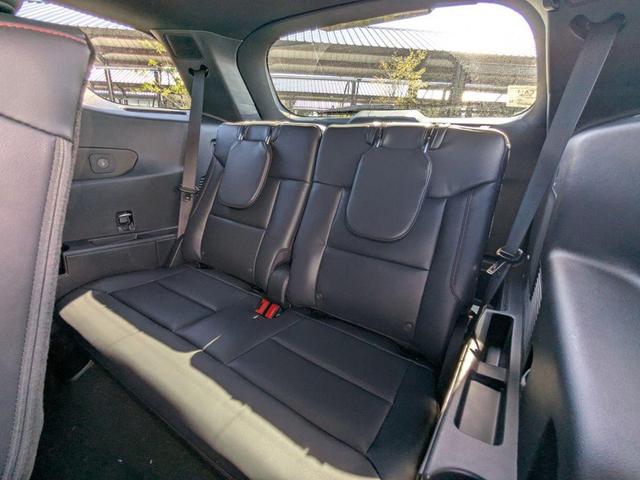 Photo of 2025 Carbonized Gray Metallic Ford Explorer