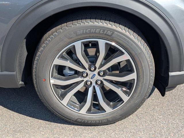 Photo of 2025 Carbonized Gray Metallic Ford Explorer