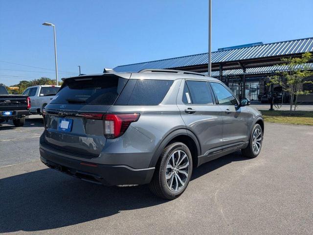 Photo of 2025 Carbonized Gray Metallic Ford Explorer