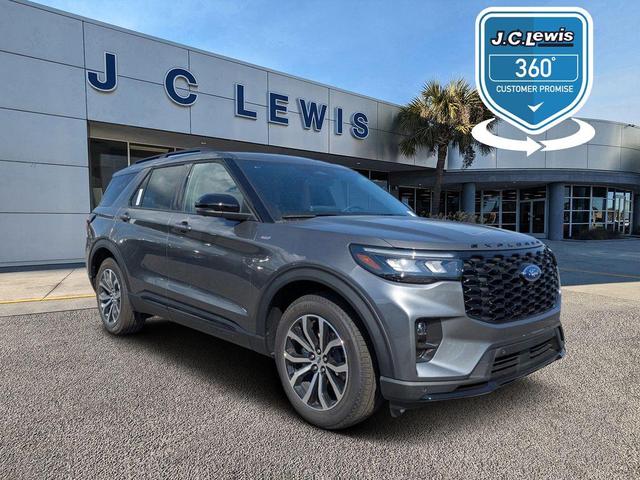 Photo of 2025 Carbonized Gray Metallic Ford Explorer