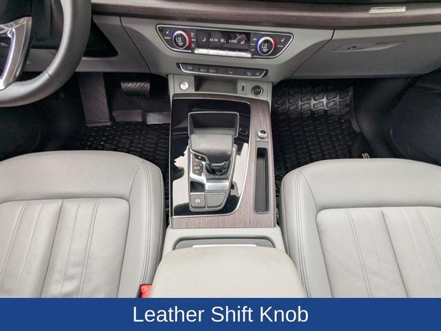 Photo of 2022 Glacier White Metallic Audi Q5