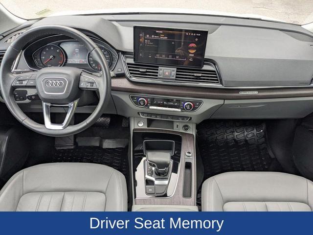 Photo of 2022 Glacier White Metallic Audi Q5