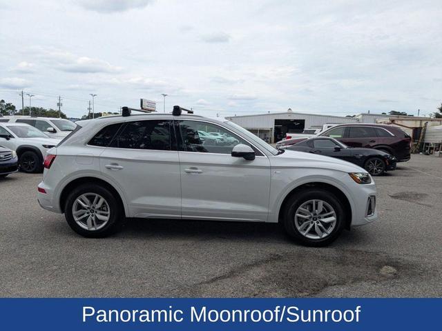 Photo of 2022 Glacier White Metallic Audi Q5