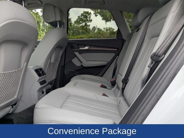 Photo of 2022 Glacier White Metallic Audi Q5
