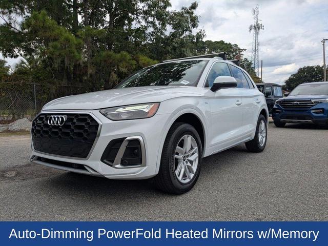 Photo of 2022 Glacier White Metallic Audi Q5