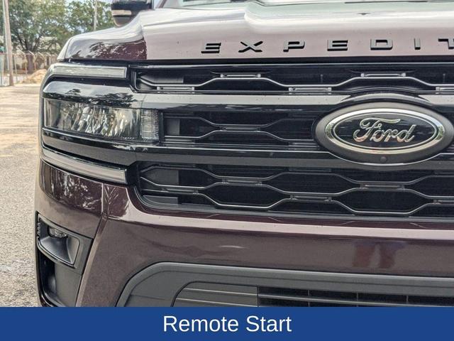 Photo of 2023 Jewel Red Metallic Ford Expedition