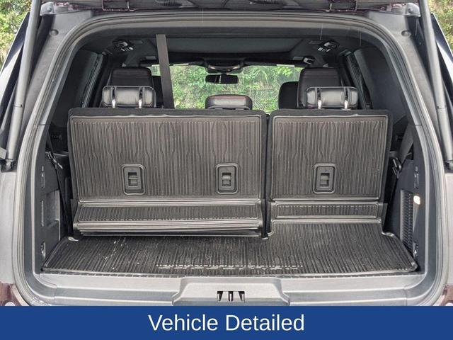 Photo of 2023 Jewel Red Metallic Ford Expedition