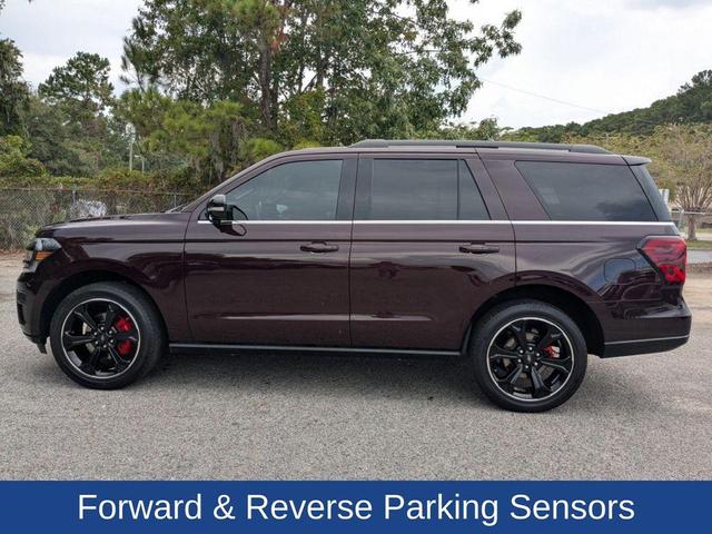 Photo of 2023 Jewel Red Metallic Ford Expedition
