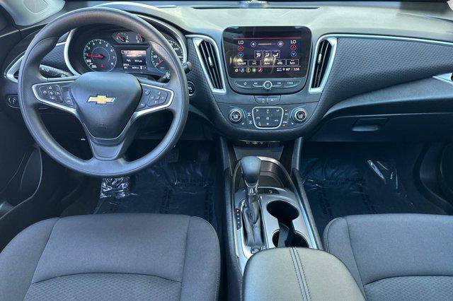 Photo of 2024 Mineral Gray Metallic Chevrolet Malibu