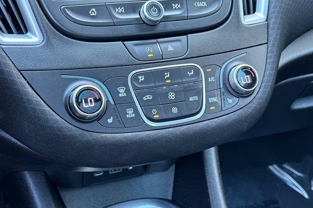 Photo of 2024 Mineral Gray Metallic Chevrolet Malibu