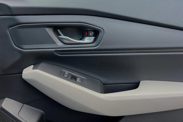 Photo of 2025 Platinum White Pearl Honda Accord Hybrid