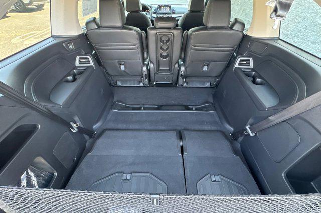 Photo of 2026 Platinum White Pearl Honda Odyssey