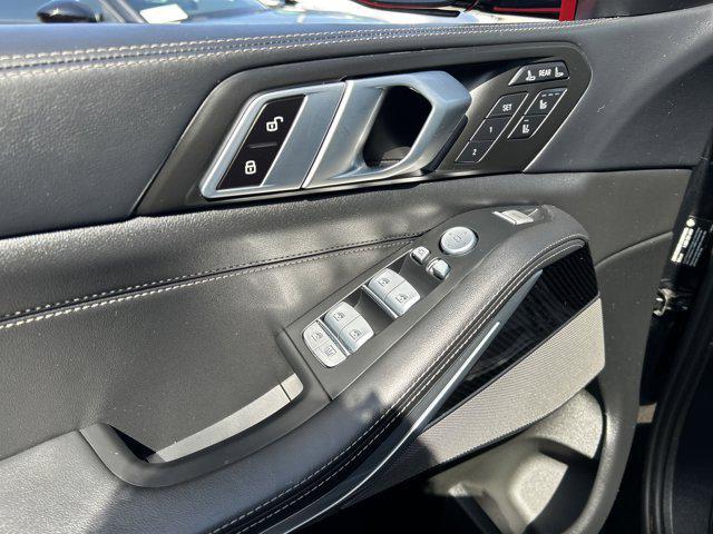 Photo of 2025 Black Sapphire Metallic BMW X7
