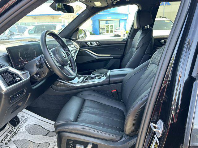 Photo of 2025 Black Sapphire Metallic BMW X7
