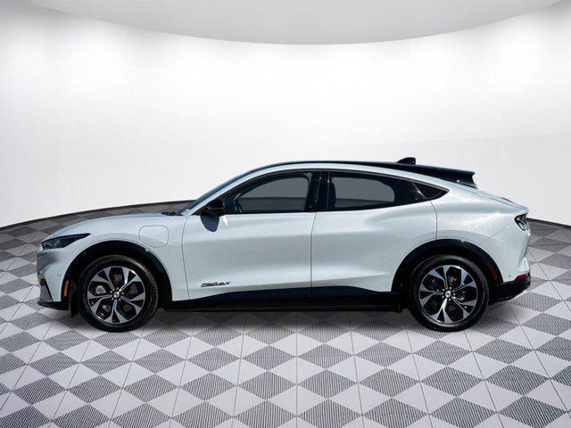 Photo of 2021 Space White Metallic Ford Mustang Mach-E