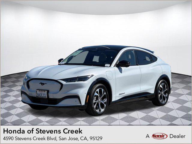 Photo of 2021 Space White Metallic Ford Mustang Mach-E