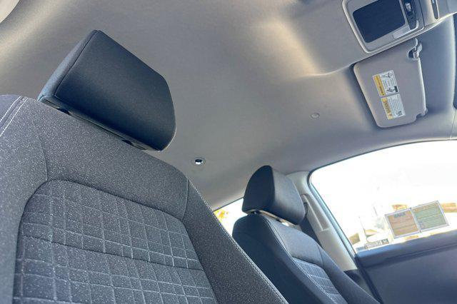 Photo of 2023 Platinum White Pearl Honda HR-V