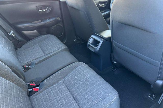 Photo of 2023 Platinum White Pearl Honda HR-V