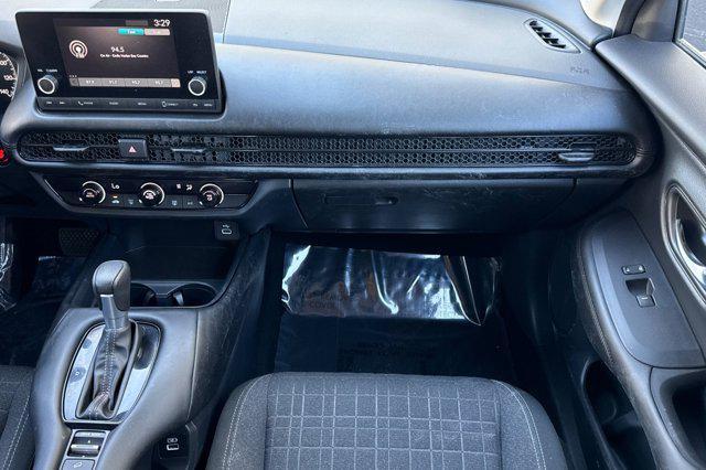 Photo of 2023 Platinum White Pearl Honda HR-V