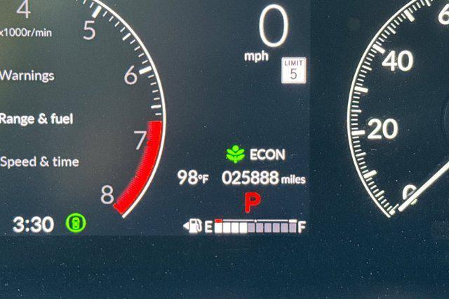 Photo of 2023 Platinum White Pearl Honda HR-V