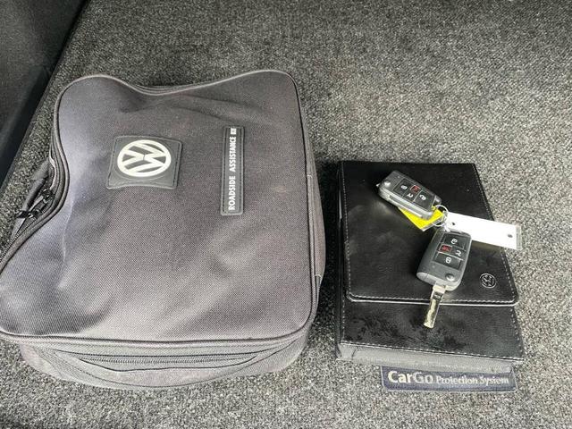 Photo of 2016 Pure White Volkswagen Golf SportWagen