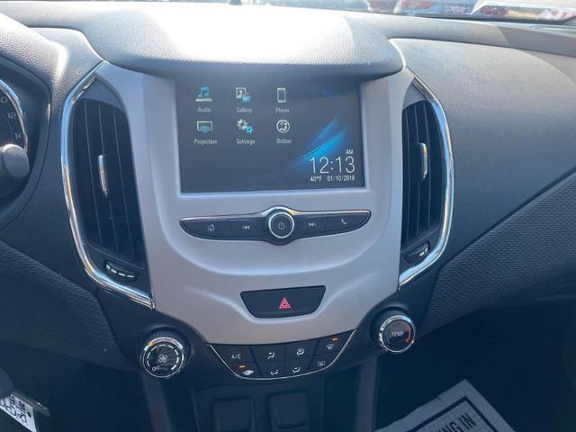 Photo of 2018 Silver Chevrolet Cruze