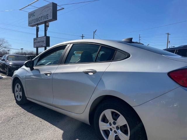 Photo of 2018 Silver Chevrolet Cruze