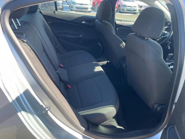 Photo of 2018 Silver Chevrolet Cruze