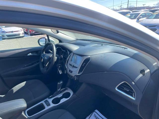 Photo of 2018 Silver Chevrolet Cruze