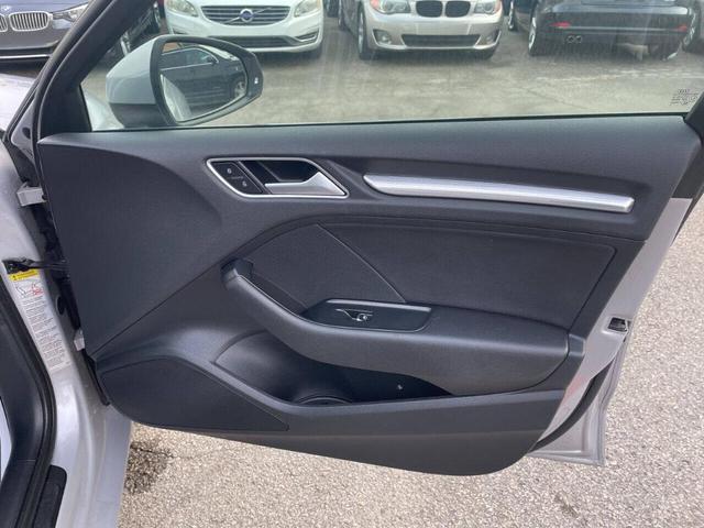 Photo of 2015 Gray Audi A3