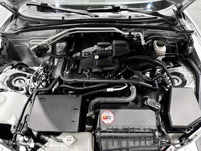 Photo of 2008 Sunlight Silver Metallic Mazda MX-5 Miata