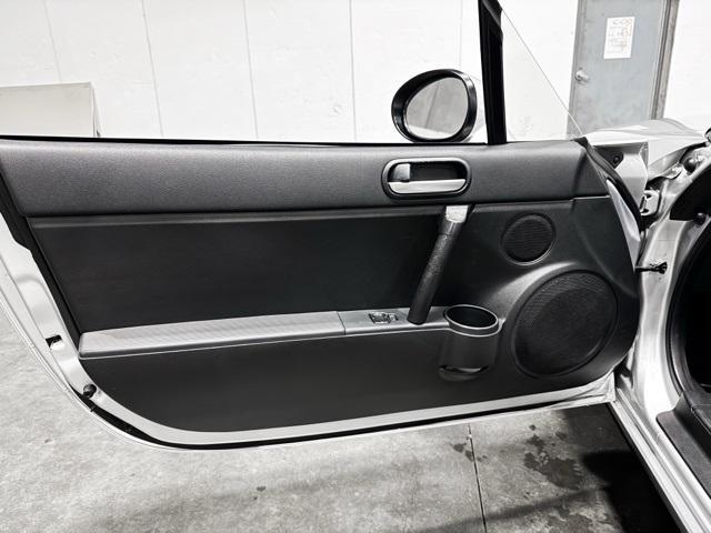 Photo of 2008 Sunlight Silver Metallic Mazda MX-5 Miata