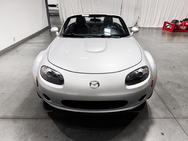 Photo of 2008 Sunlight Silver Metallic Mazda MX-5 Miata