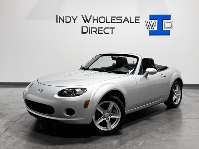 Photo of 2008 Sunlight Silver Metallic Mazda MX-5 Miata