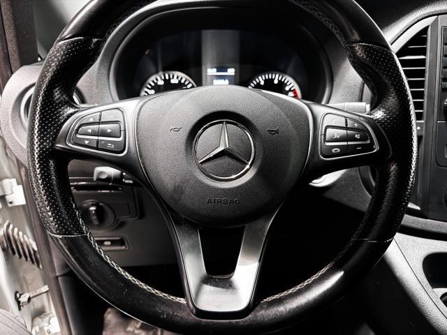 Photo of 2016 Arctic White Mercedes-Benz Metris