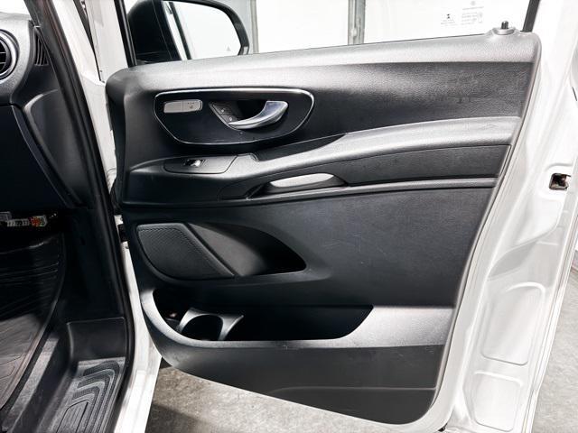 Photo of 2016 Arctic White Mercedes-Benz Metris