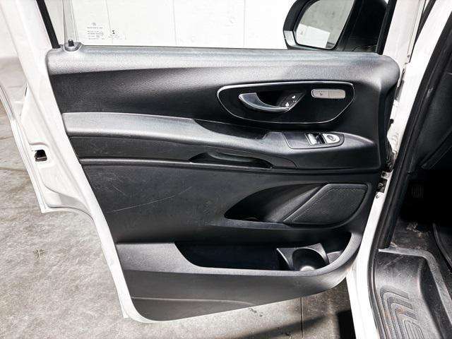 Photo of 2016 Arctic White Mercedes-Benz Metris