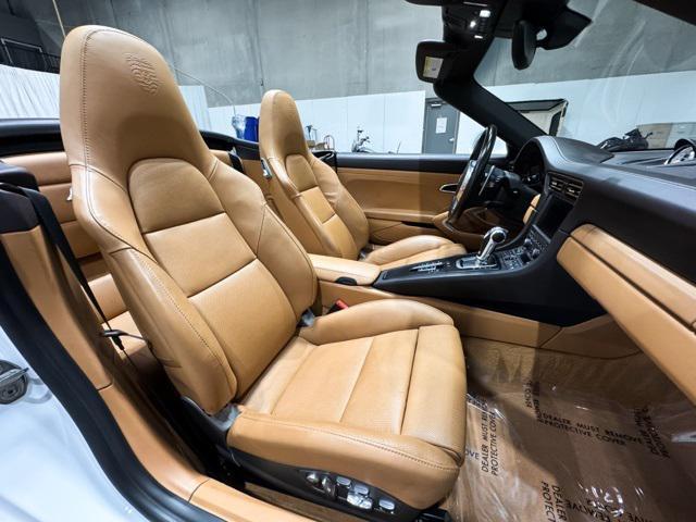 Photo of 2016 White Porsche 911