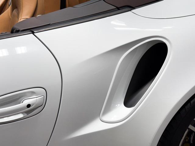 Photo of 2016 White Porsche 911