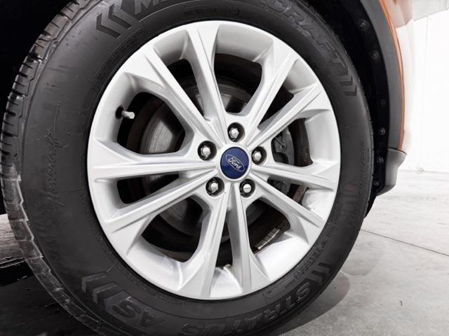 Photo of 2016 Electric Spice Metallic Ford Escape