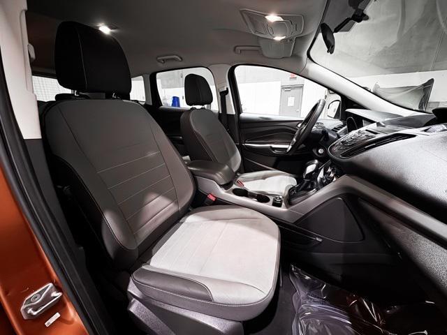 Photo of 2016 Electric Spice Metallic Ford Escape