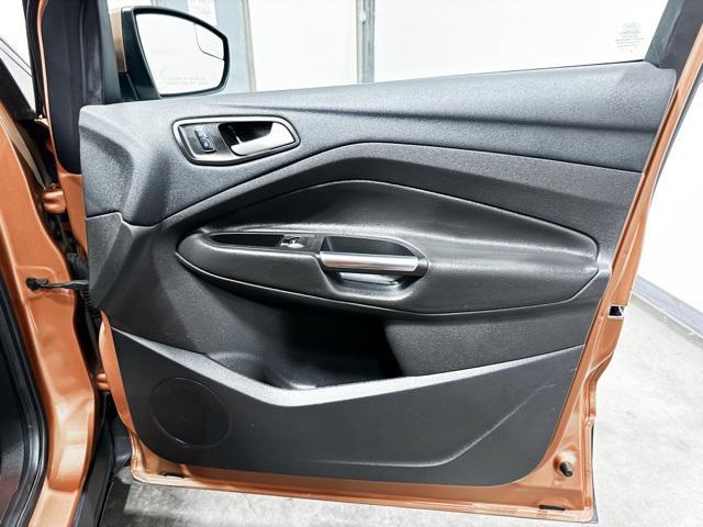 Photo of 2016 Electric Spice Metallic Ford Escape