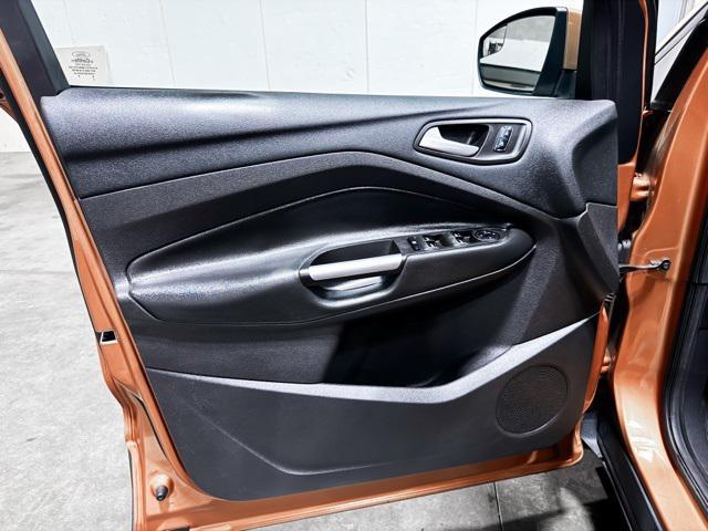 Photo of 2016 Electric Spice Metallic Ford Escape