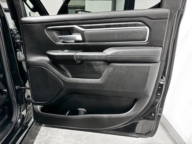 Photo of 2022 Diamond Black Crystal Pearlcoat RAM 1500